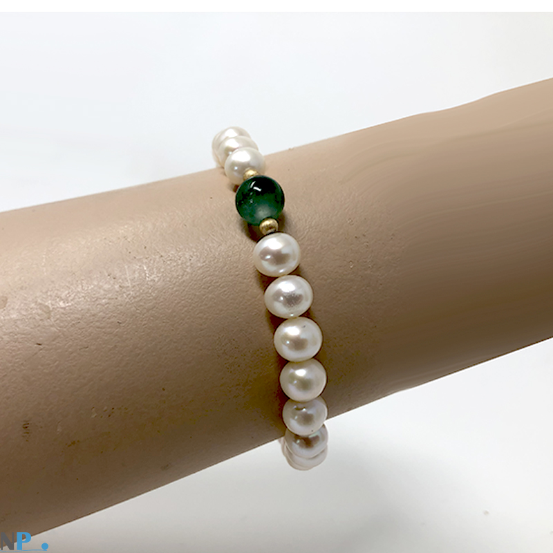 Bracelet de perles blanches Eau Douce qualité AAA avec Pierre semi-précieuse naturelle d'un vert surprenant.